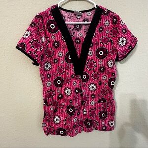 Peaches Uniforms Scrubs Top Pink Black Floral V-Neck Short Sleeves Front Pockets